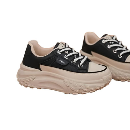 women sneaker casual wear 